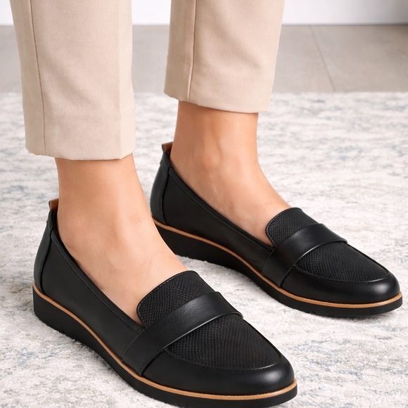 Dr. Scholl's Shoes - Dr. Scholl's Black and Tan Loafers for Women